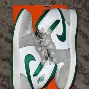 Air Jordan 1 Mid SE ‘Grey Pine Green’- Size U.S 3